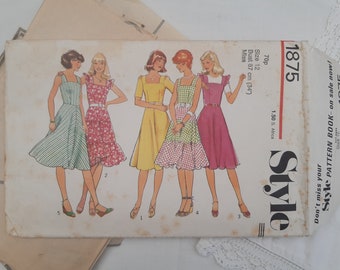 Style 1875 pinafore dressmaking pattern size 12, bust 87cm/34" from 1977