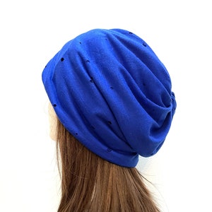 Indigoblauwe gebreide beanie, slouchy muts, gedraaide muts, damesbeanie, paardenstaartbeanie, dreadlockbeanie.