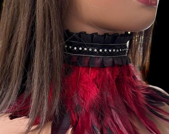 Roter Federkragen: Handgemachter Steampunk Burlesque Choker