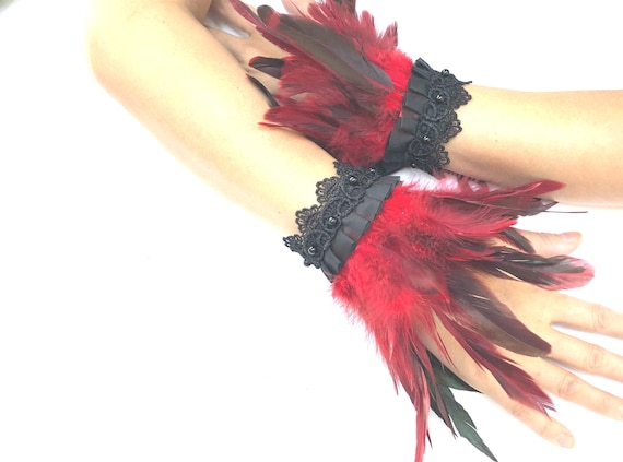Red Feather Wrist Cuff Plume Bracelelt Feather Cuff Victorian Burlesque Fantasy plumes costume. Etsy France