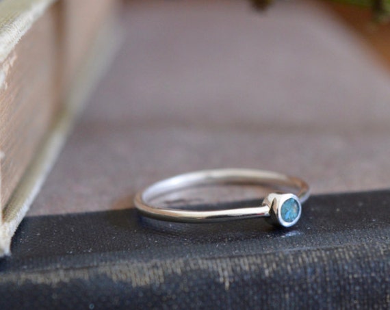 Silver and Crushed Turquoise Handmade Small Setting Ring - Natural Turquoise Cute Simple Blue Green Stone Minimalist Geometric Sterling