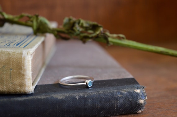 Silver and Crushed Turquoise Handmade Small Setting Ring - Natural Turquoise Cute Simple Blue Green Stone Minimalist Geometric Sterling