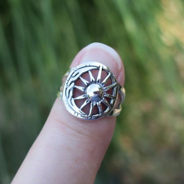 Vintage 925 Sterling Silver Sun and Moon Ring