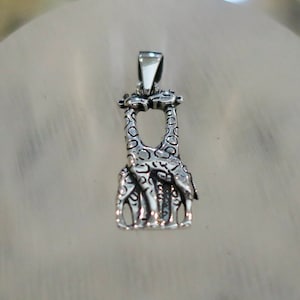 Cute 925 Sterling Silver Kissing Giraffe Pendant