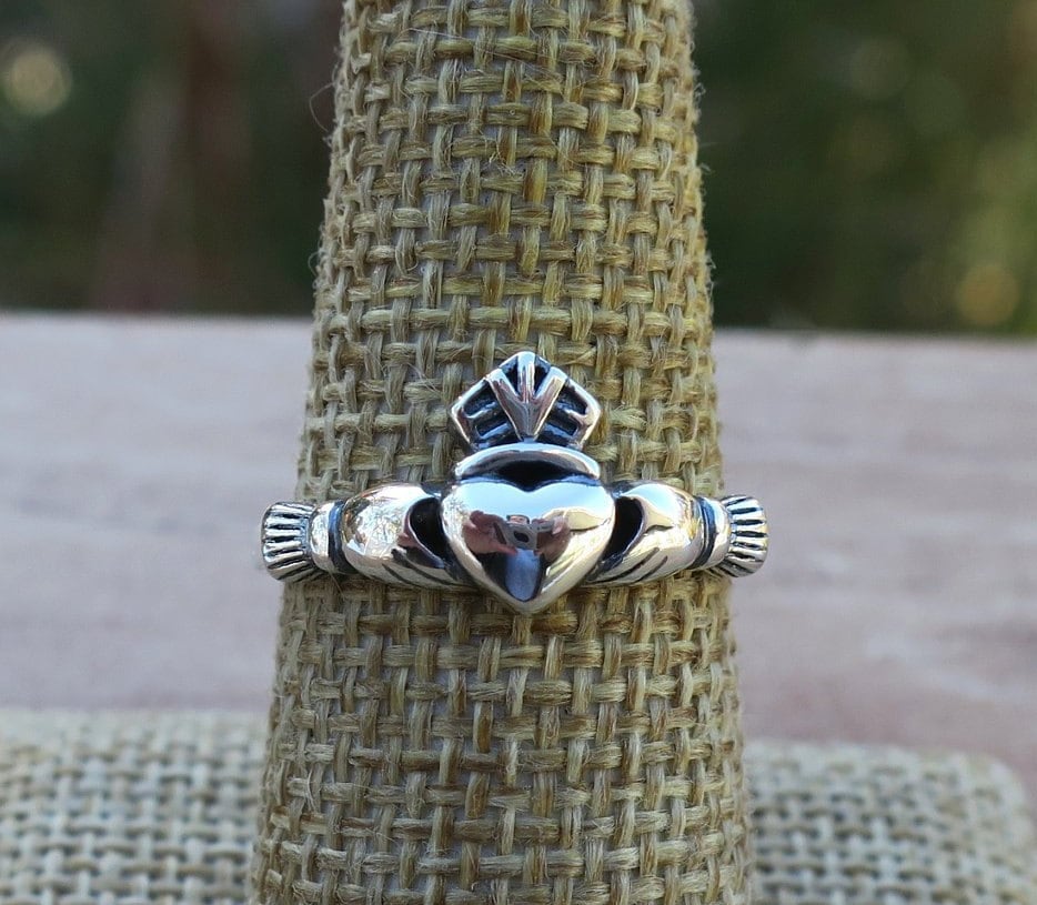 Vintage 925 Sterling Silver Claddagh Ring - Etsy