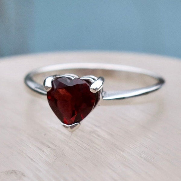 SALE Vintage 925 Sterling Silver Genuine Garnet Ring