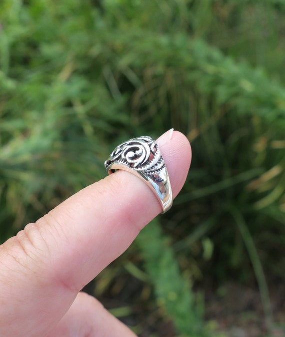 SALE Pretty Vintage 925 Sterling Silver Swirl Ring - image 3