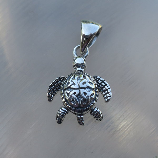 Cute 925 Sterling Silver Turtle Pendant With Moveable Legs