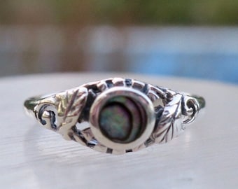 Pretty Vintage 925 Sterling Silver Abalone Ring