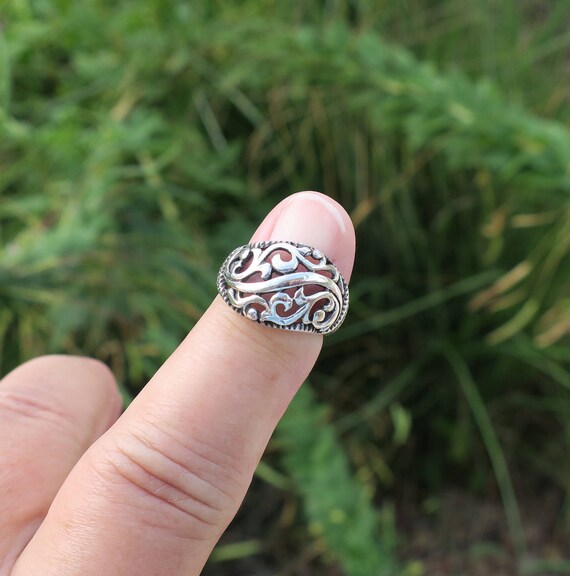 SALE Pretty Vintage 925 Sterling Silver Swirl Ring - image 2