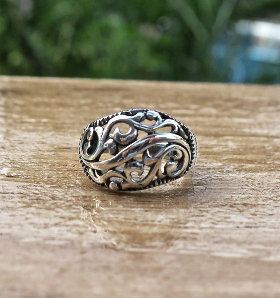 SALE Pretty Vintage 925 Sterling Silver Swirl Ring - image 4