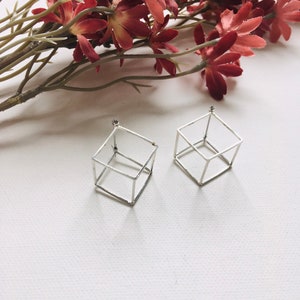 3D earrings, square earrings, silver earrings, quadrate silver earrings, geometric cube earrings, silver geometric earrings, cube earrings