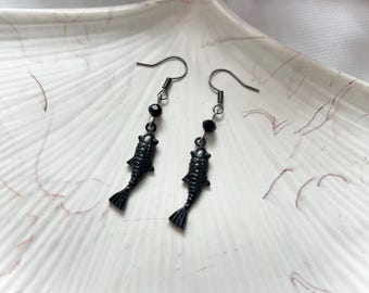 Fisch Ohrringe, schwarze Ohrringe, Baumeln schwarze Ohrringe, Ozean Ohrringe, Sommer Accessoires, Strand Schmuck, Geschenk für sie, Frau Geschenk