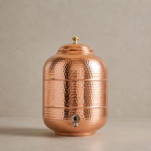 Vattendispenser i ren koppar med kran, handgjord hamrad kopparvattenkanna, ayurvedisk kopparkärl, 7L, 10L och 18L vattenbehållare
