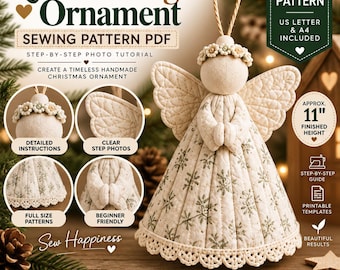Puede incluir: Un patrón de costura en PDF para un adorno de ángel acolchado de tela color crema con motivos florales verdes, un halo de flores pequeñas y un dobladillo de ganchillo. El texto incluye Quilted Angel Ornament, PDF Pattern y 11 inches.