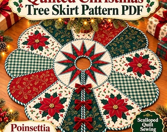 Puede incluir: Una falda de árbol de Navidad acolchada y circular con un motivo de estrella central rodeado de paneles alternos de flores de pascua rojas, cuadros vichy verdes y blancos, y tela roja y verde con hojas doradas, sujeta con tres lazos de terciopelo rojo.