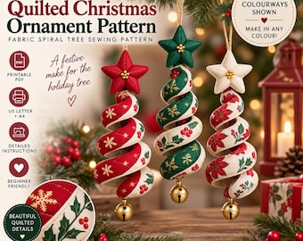 Puede incluir: Un patrón de costura digital para tres adornos navideños de tela acolchada en forma de espiral. El diseño incluye una estrella en la parte superior, un cuerpo de tela en espiral con estampados de copos de nieve y acebo, y un cascabel dorado.