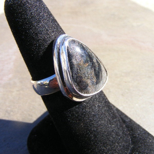 ISUA STONE RING, Size 8 , Ancient Isua Stone, Mined in Greenland, Beautiful Earthy Tones, Very High Polish, Sterling Silver
