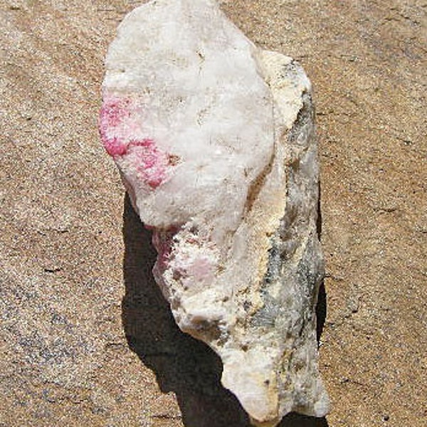 TUGTUPITE SPECIMEN, mined in GREENLAND, All Natural, Very Crystalline, Beautiful Contrasts, 19.4 grams, 97 Carats