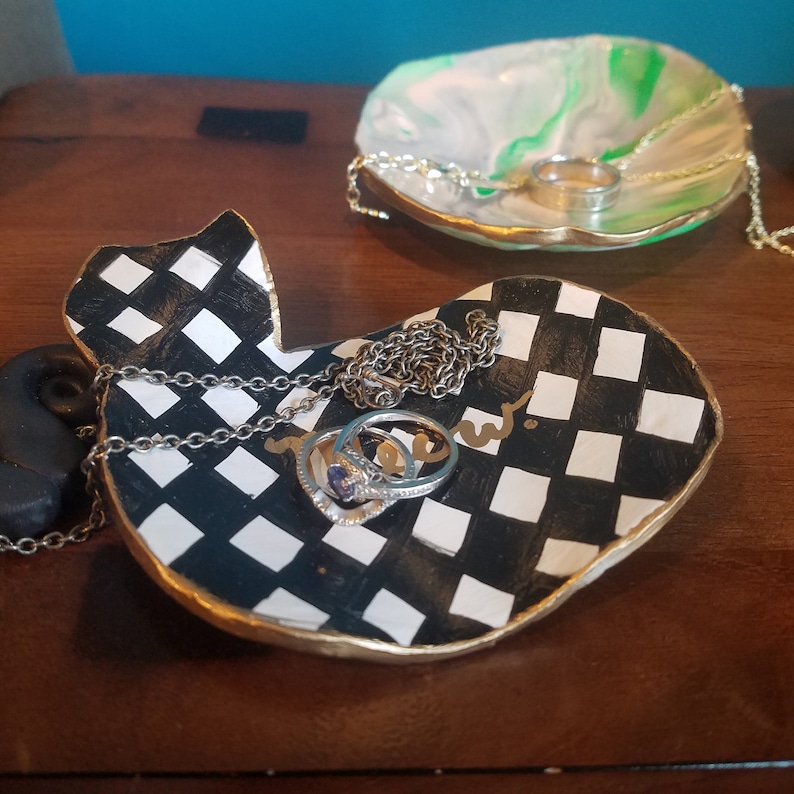 Black and White Small Argyle Pttern Kitty Meow Ring Dish
