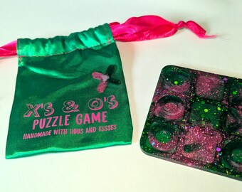 Juego de rompecabezas de viaje X's & O's hecho a mano – Juego de tres en raya de resina – Regalo de bolsillo