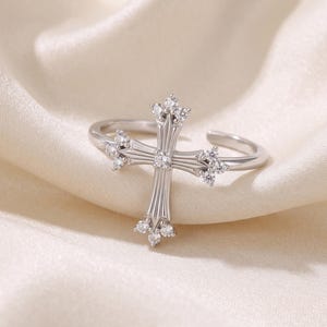 Silverkorsring, Elegant korsring för kvinnor, Justerbar kubisk zirkoniaring, Gotisk korsring, Trosmycken, Religiös gåva till henne