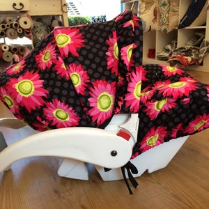 Infant Car Seat Cover in Pink/Black Daisy, Hula Moon Infant Car Seat Cover, Pink/Black Daisy