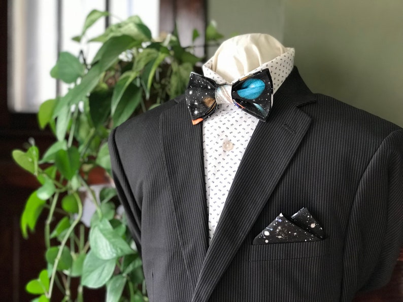 Simply Me \u2022 Gentlemen Wedding Planets /& Stars Handmade Adjustable Bow Tie with Pocket Square Solar System Black Gents Bow Tie