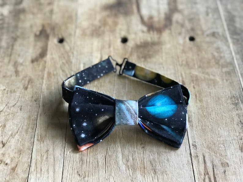 Simply Me \u2022 Gentlemen Wedding Planets /& Stars Handmade Adjustable Bow Tie with Pocket Square Solar System Black Gents Bow Tie