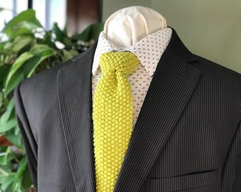 Simply Me • Gentlemen | Gent Necktie | Hand Knit Wool Necktie | Green | Seedstitch | Handmade | Wedding | Prom | Gift | Christmas | Wool