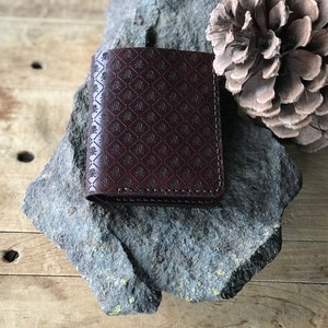 Cartera de piel con calavera y huesos cruzados / Caoba / Calavera y huesos cruzados / Cartera / Cuero / Cartera de hombre / Aniversario / Regalo / Cumpleaños
