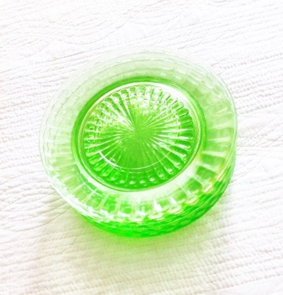 Vintage Cottage Home Celadon Green Starburst Glass Dessert - Vintage Green Glass Dessert Plates Vintage Cottage Home Celadon Green Starburst Glass Dessert - Vintage Green Glass Dessert Plates