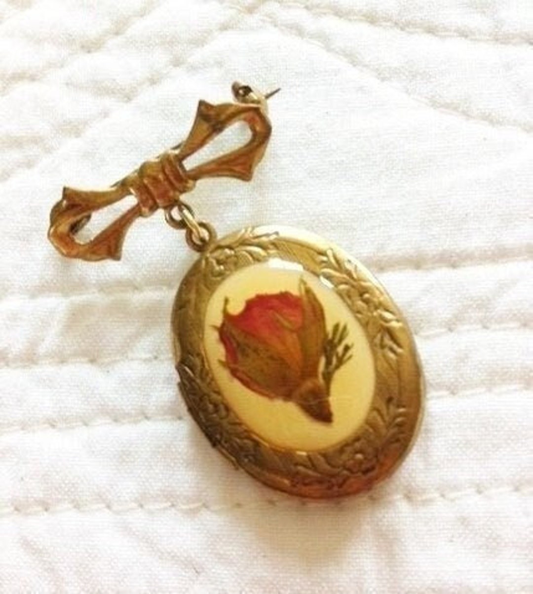 Broche Vintage Médaillon Porcelaine Scène Romantique - Couleur Or - Numéro 311