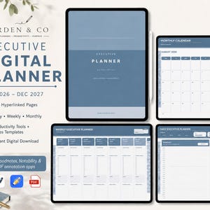 Op de afbeelding: Een digitale executive planner weergegeven op tablets, met een blauwe omslag, een maandkalender voor augustus 2026, een weekplanner-indeling en een dagelijkse planningspagina. De tekst bevat Norden & Co, Executive Digital Planner en Aug 2026-Dec 2027.