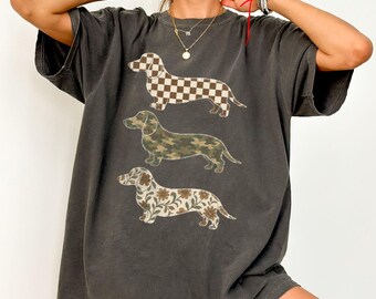 Comfort Colors Dachshund Shirt, Floral Wiener Dog Tee, Doxie Mom Gift, Boho Dog Lover T-Shirt