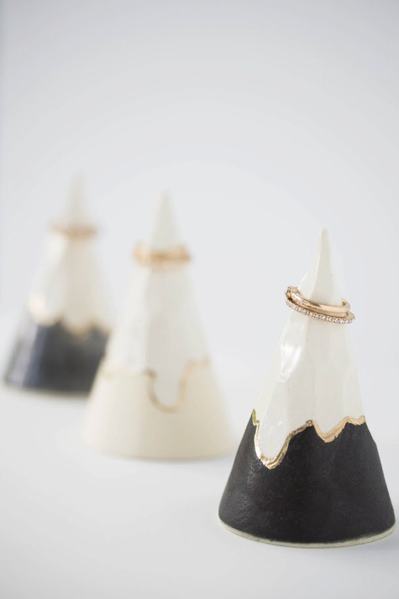 Snow Mountain 22k Gold Ring Cone Ring Holder Jewelry Display Organizer mountainringcone mountainengagementgift zdjęcie 3