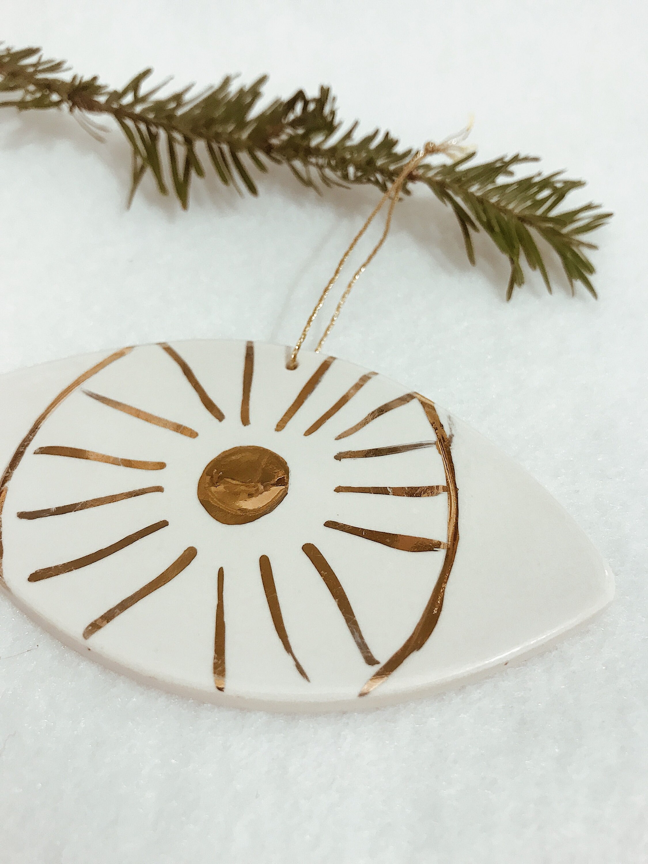 Ornement Des Yeux Blanc et Or 22 Carats Ornement Minimal de Vacances