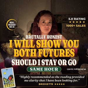 Könnte beinhalten: Eine Werbeanzeige für einen Tarot-Kartenlesedienst mit dem Text BRUTALLY HONEST I WILL SHOW YOU BOTH FUTURES SHOULD I STAY OR GO SAME HOUR. Eine Tarotkarte, die die Acht der Kelche zeigt, ist in der unteren linken Ecke abgebildet.