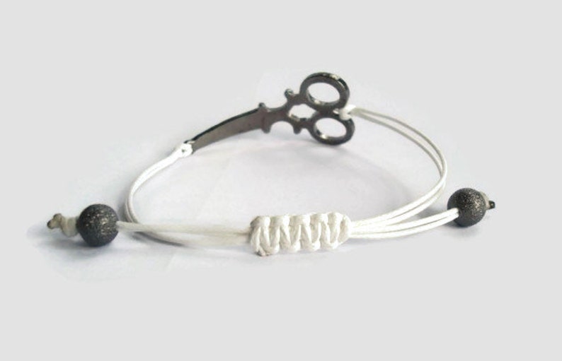 Bracelet ciseaux blancs, bracelet coiffeur, bracelet cisailles, bijoux de coiffeur, bracelet coiffeur, cisailles strass image 3
