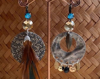 Ethnic chic dissociated earrings with Swarovski crystal, feathers and “Silver Winter” charms