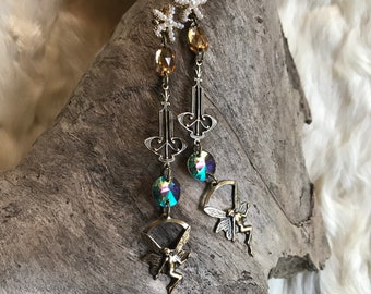 Boucles d'oreilles art-déco fées  laiton doré et cristal Swarovski "Ex voto à Notre-Dame des Fées"