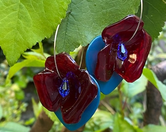 Large romantic hoop earrings, colorful and flowery, flowers and hearts in Swarovski crystal plexiglass "Poppy"