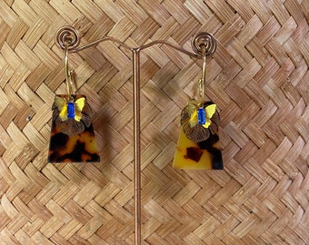 Summer plexiglass hoop earrings in gold brass and Swarovski crystal "Chic Tropics"