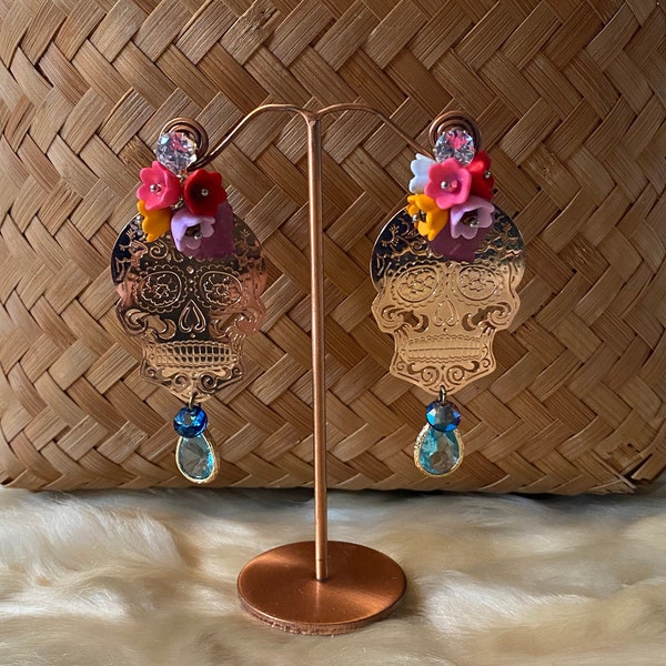 Boucles XL têtes de mort colorées fleurs pampilles de verre et cristal «Calaveras »