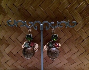 Boucles d'oreilles romantiques chic, laiton doré, cristal swarovski et cuir "Rose de Noël"