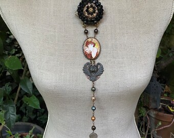Retro fairy cabochon dragon necklace and antique brooch "Ex voto to Our Lady of the Fairies"