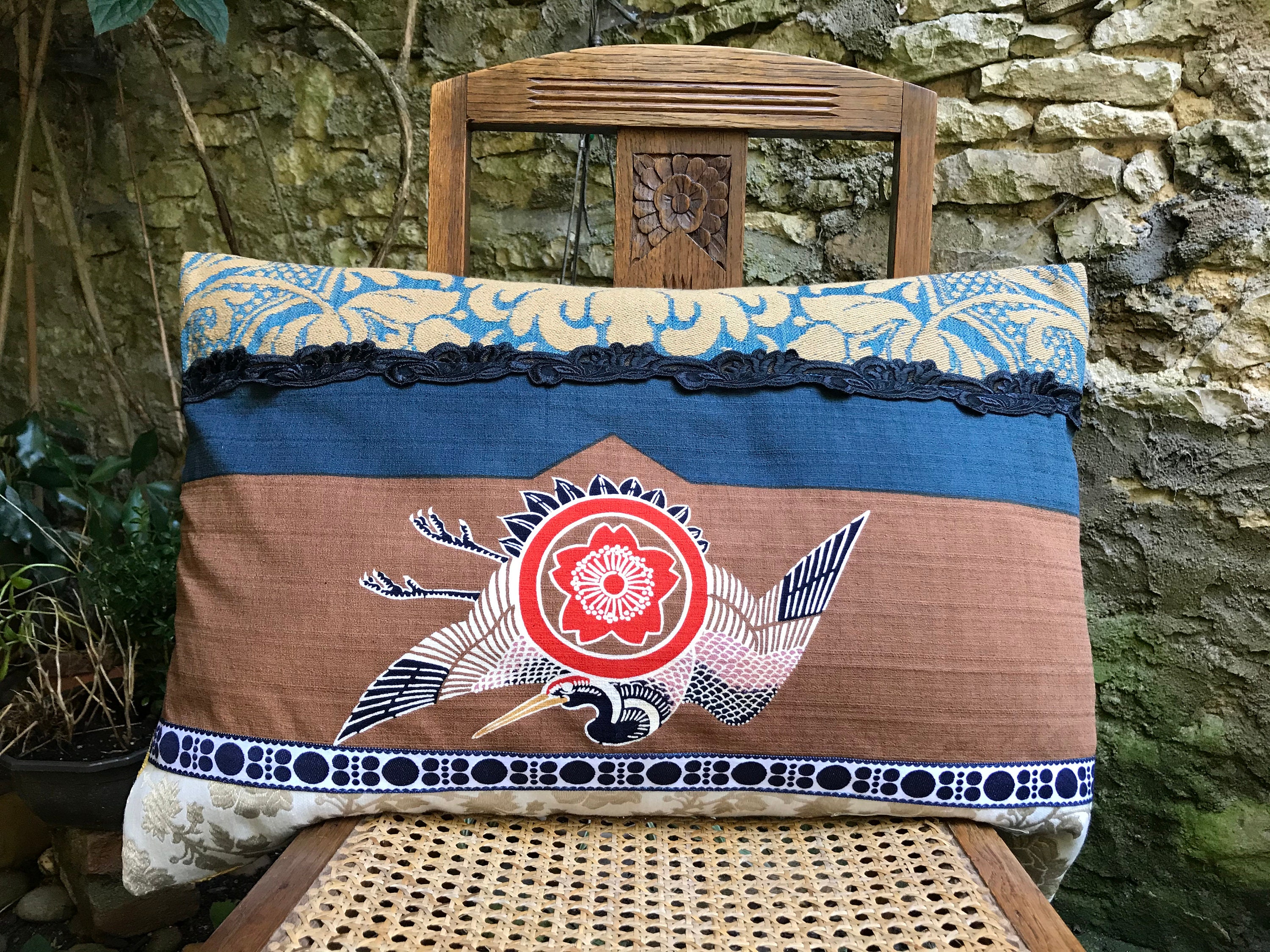 Grand Coussin Baroque Héron et Beaux Tissus Automne Au Japon