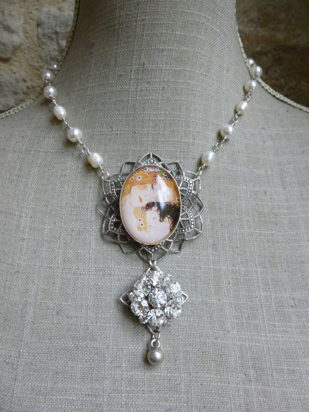 Collier Pendentif Cabochon « La Mère Et L'Enfant » De Klimt – Verre Sur Acier Inox, Neuf