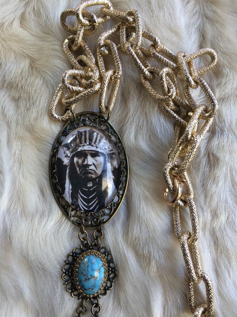 Long collier amérindien ethnique chic cabochon perles plumes et breloques Attrape-rêves pour Vatanka image 9