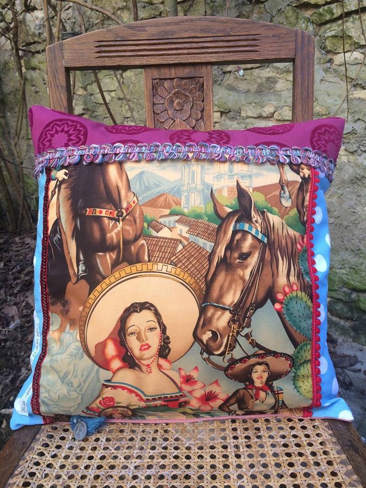 Coussin Rétro Bohème Coloré, Tissus Variés et Galons Sous Le Soleil de Mexico '